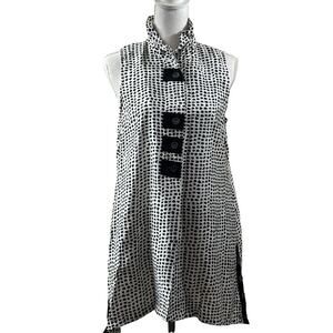 Carre Noir‎ black/white top, artsy, modern, graphic, gallery style, monochrome